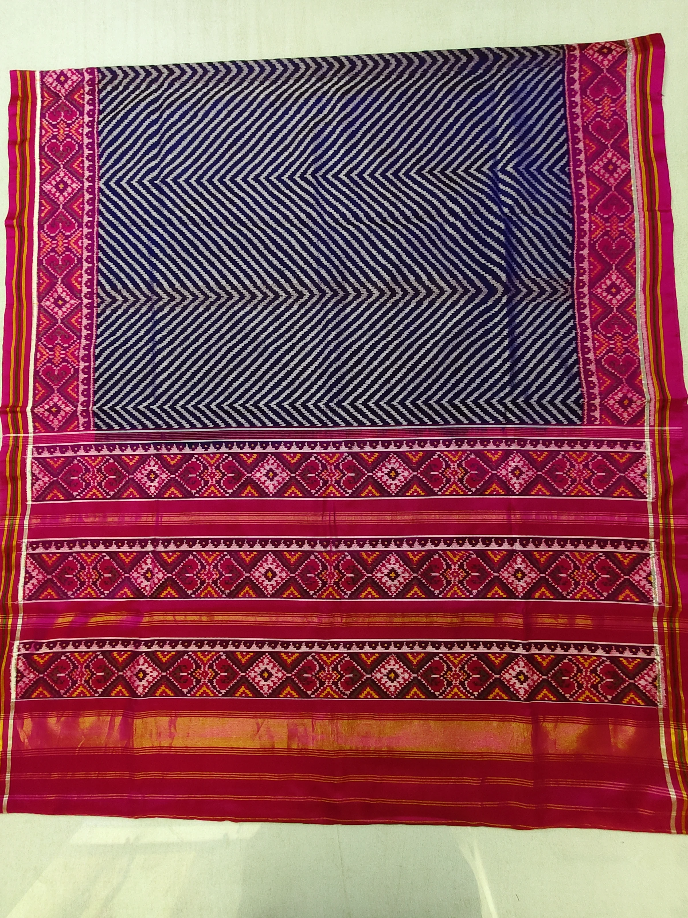 Pink Selari Border Chex Lehariya Motifs Single Ikat Patola Saree with Blouse Piece (8 Ply Silk)