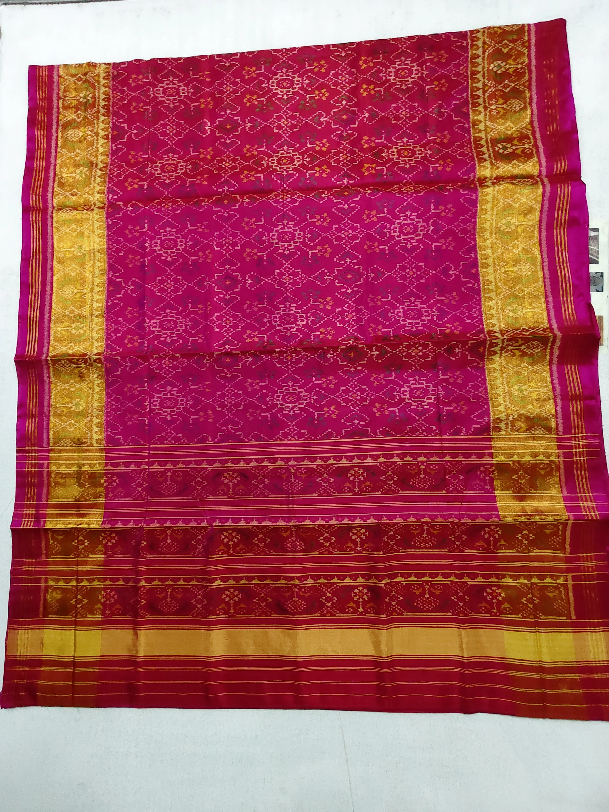 Pink Ghughra Border Navratan Chanda Motifs Single Ikat Patola Saree 6 Ply Silk