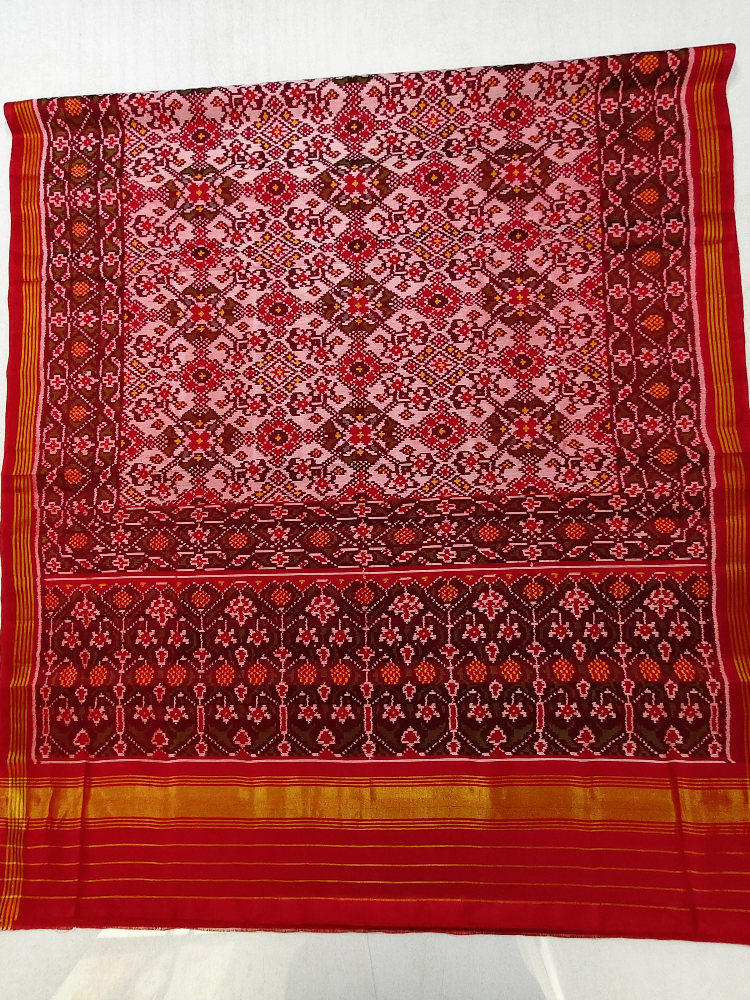 Red Jad Border Grey White Navratan Motifs Single Ikat Patola Saree with Blouse Piece (8 Ply Silk)
