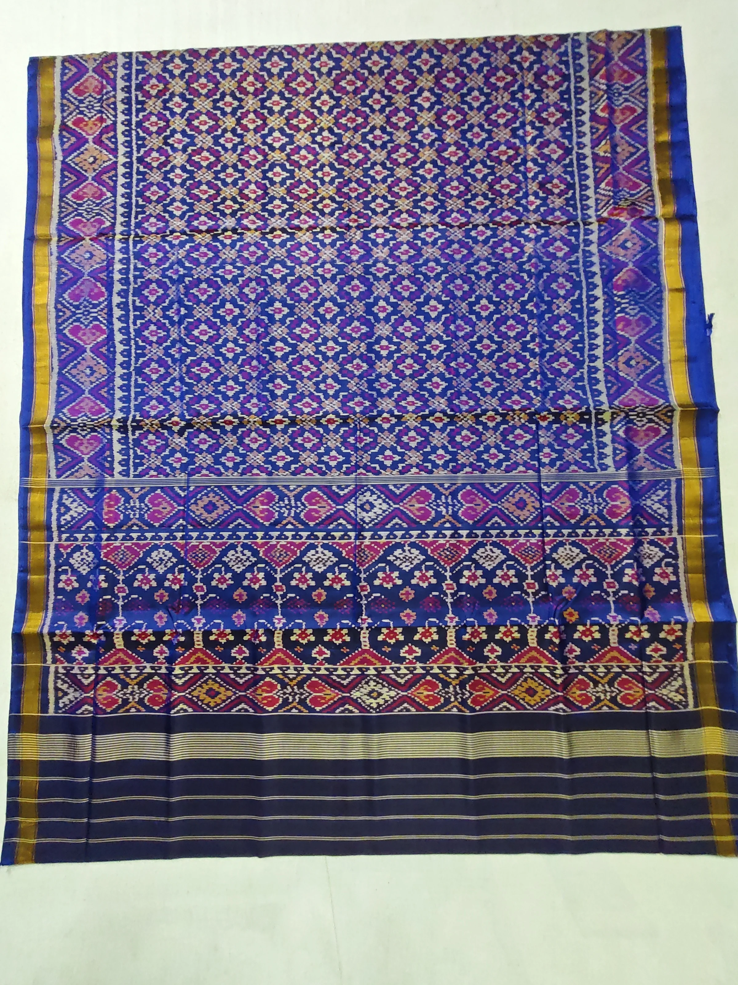 Navy Blue Selari Border Buttonful Bhat Motifs Single Ikat Patola Saree with Blouse Piece (6 Ply Silk)