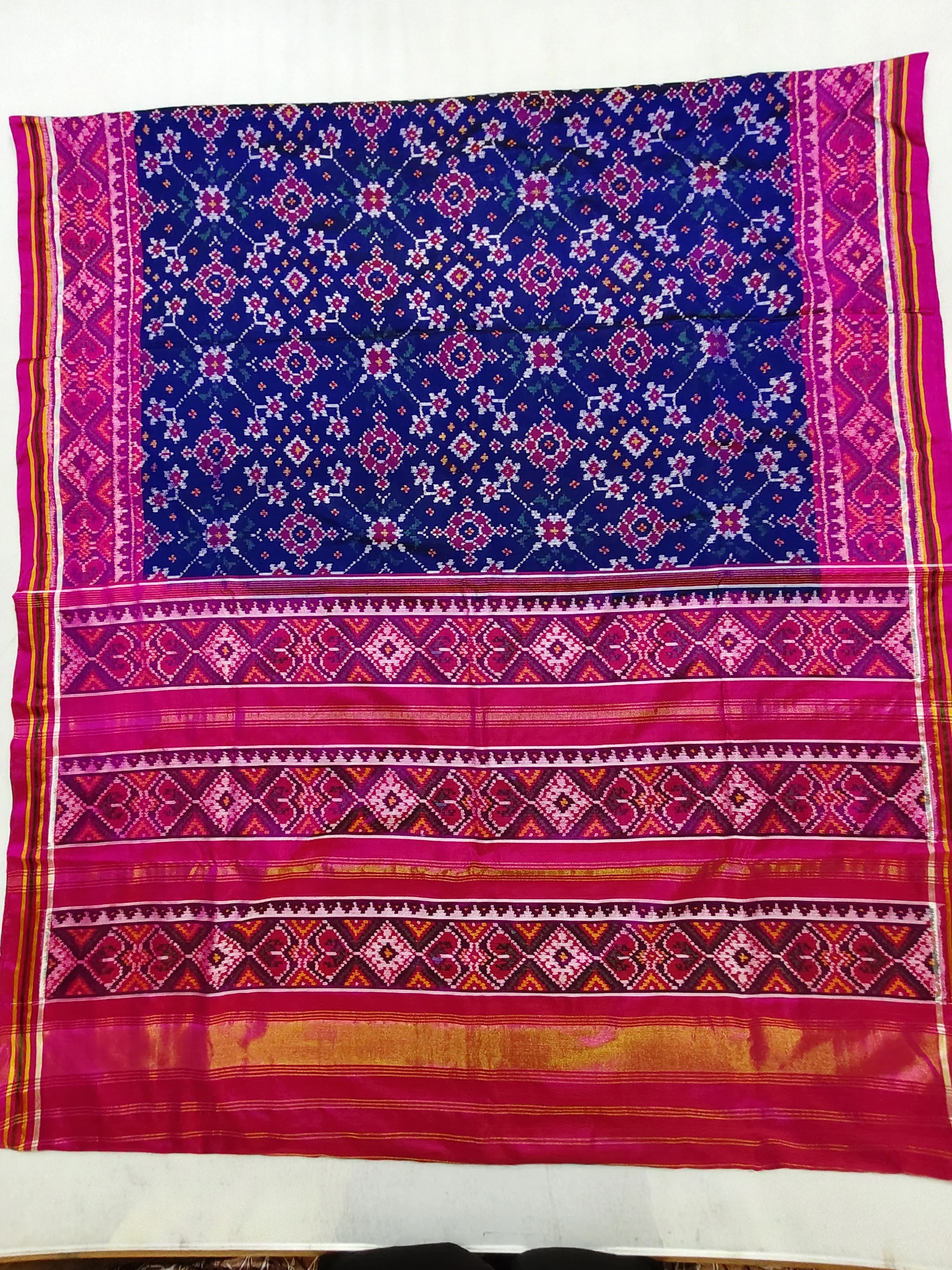 Pink Selari Border Navy Blue Navratan Motifs Single Ikat Patola Saree 8 Ply Silk