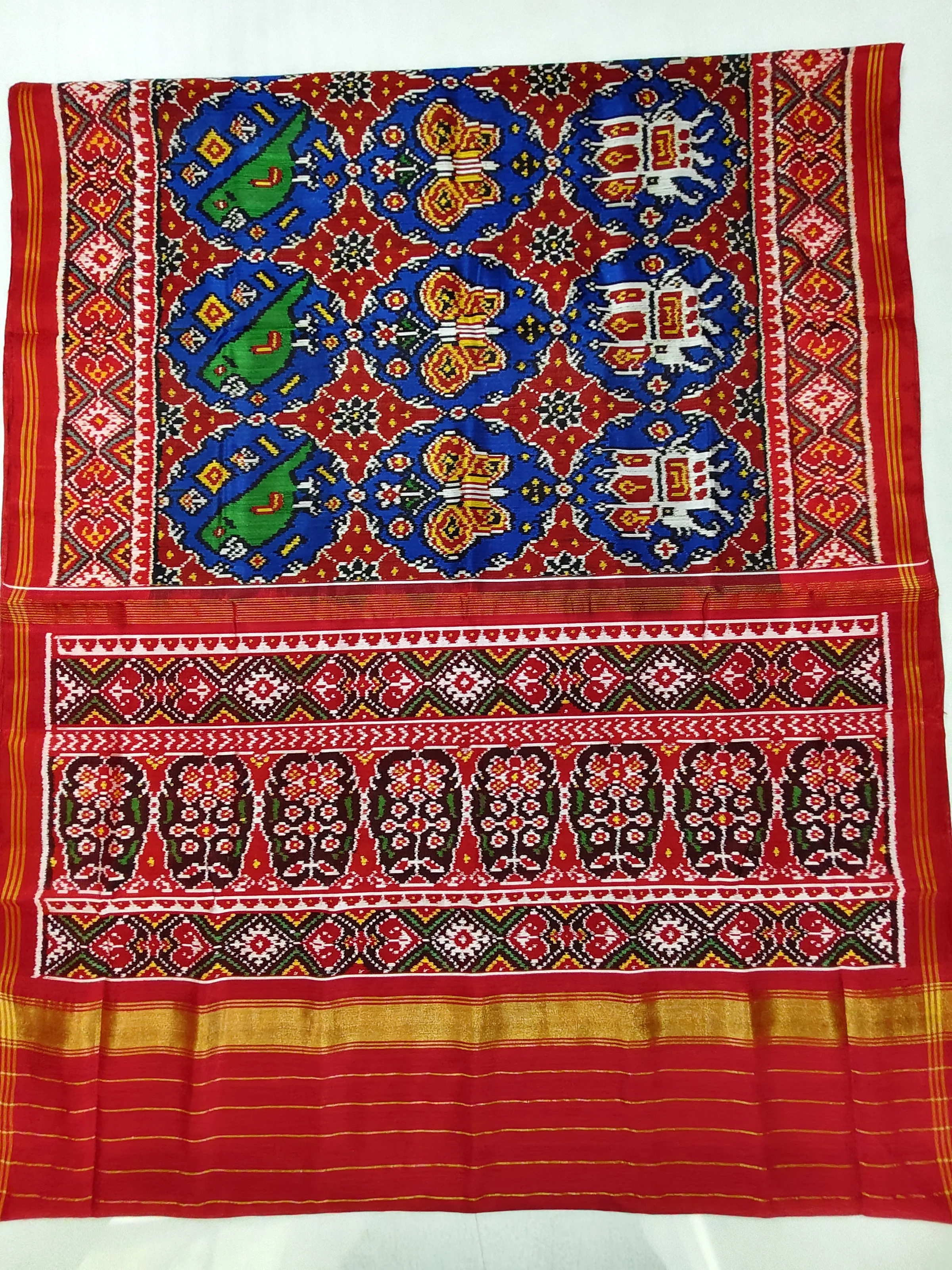 Red Selari Border Blue Big Animal Motifs with Tulsi Pallu Single Ikat Patola Saree with Blouse Piece (8 Ply Silk)