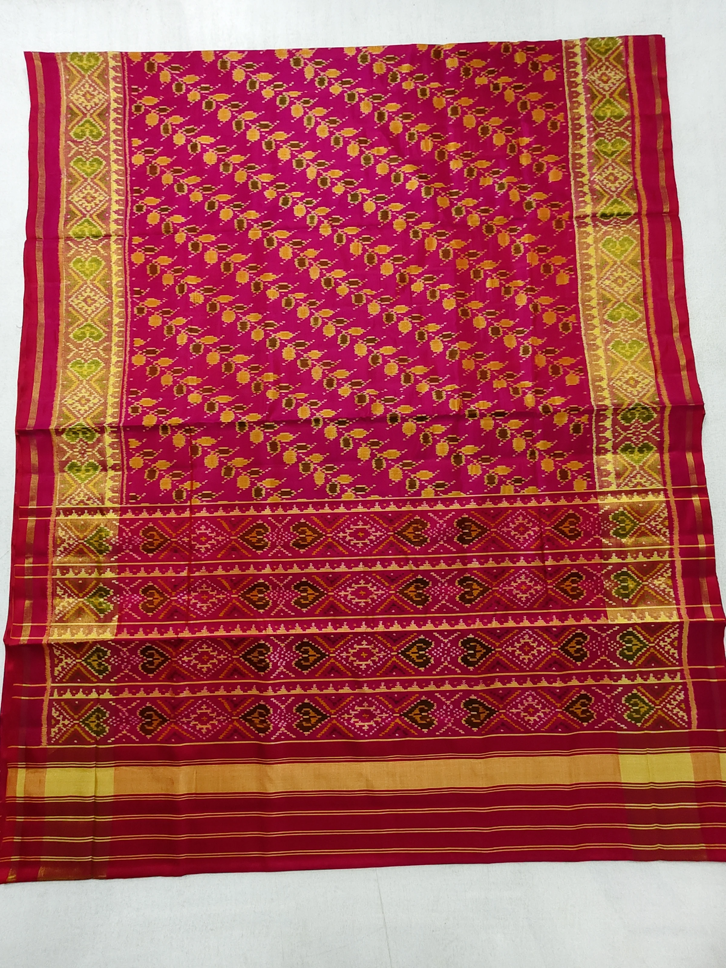 Pink Selari Border Amba Dal Motifs Single Ikat Patola Saree with Blouse Piece (6 Ply Silk)