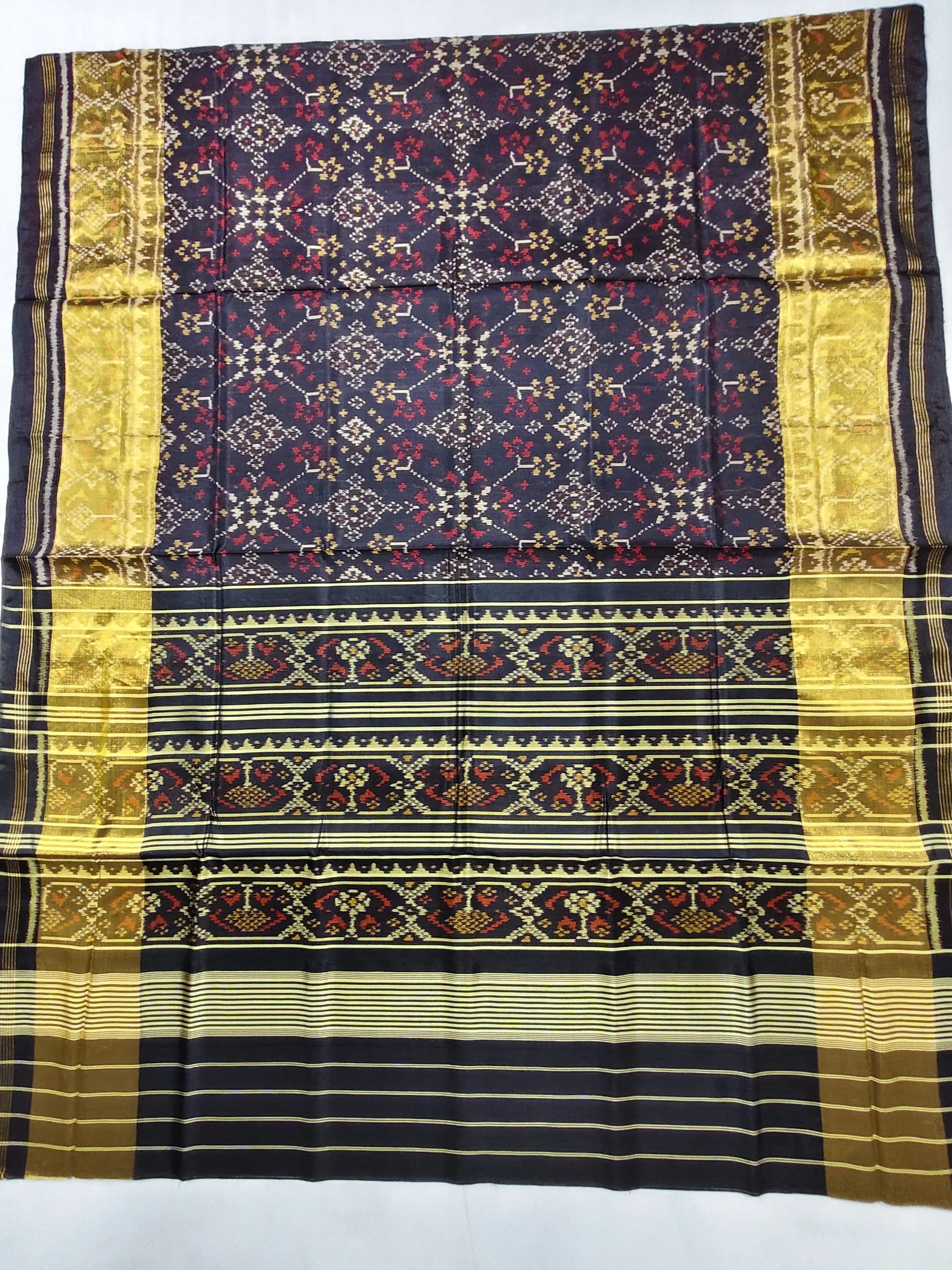 Black Jad Border Navratan Motifs Single Ikat Patola Saree with Blouse Piece (6 Ply Silk)