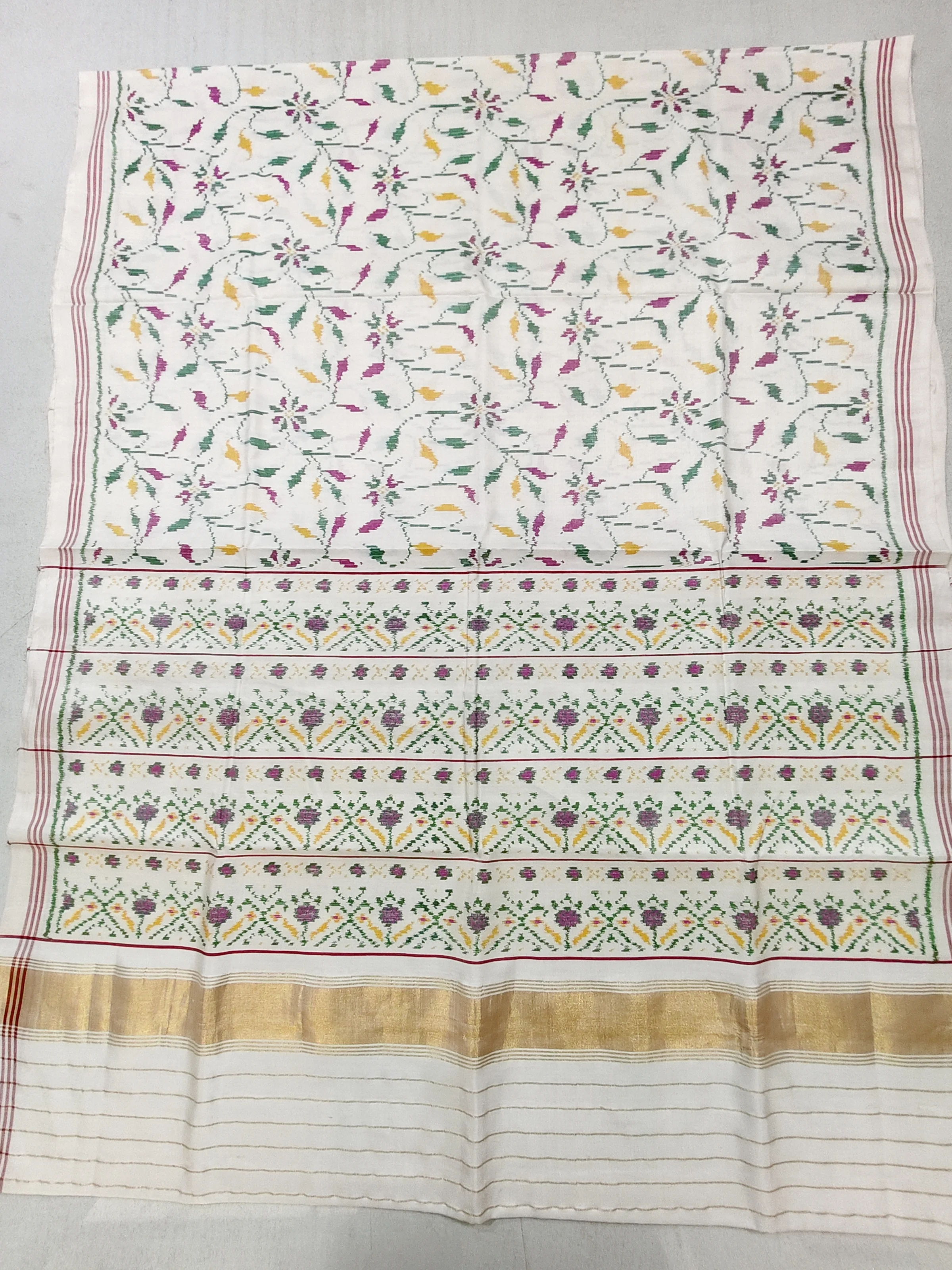 Off White Jad Border Pallu Vel Motifs Single Ikat Patola Saree with Blouse Piece (8 Ply Silk)