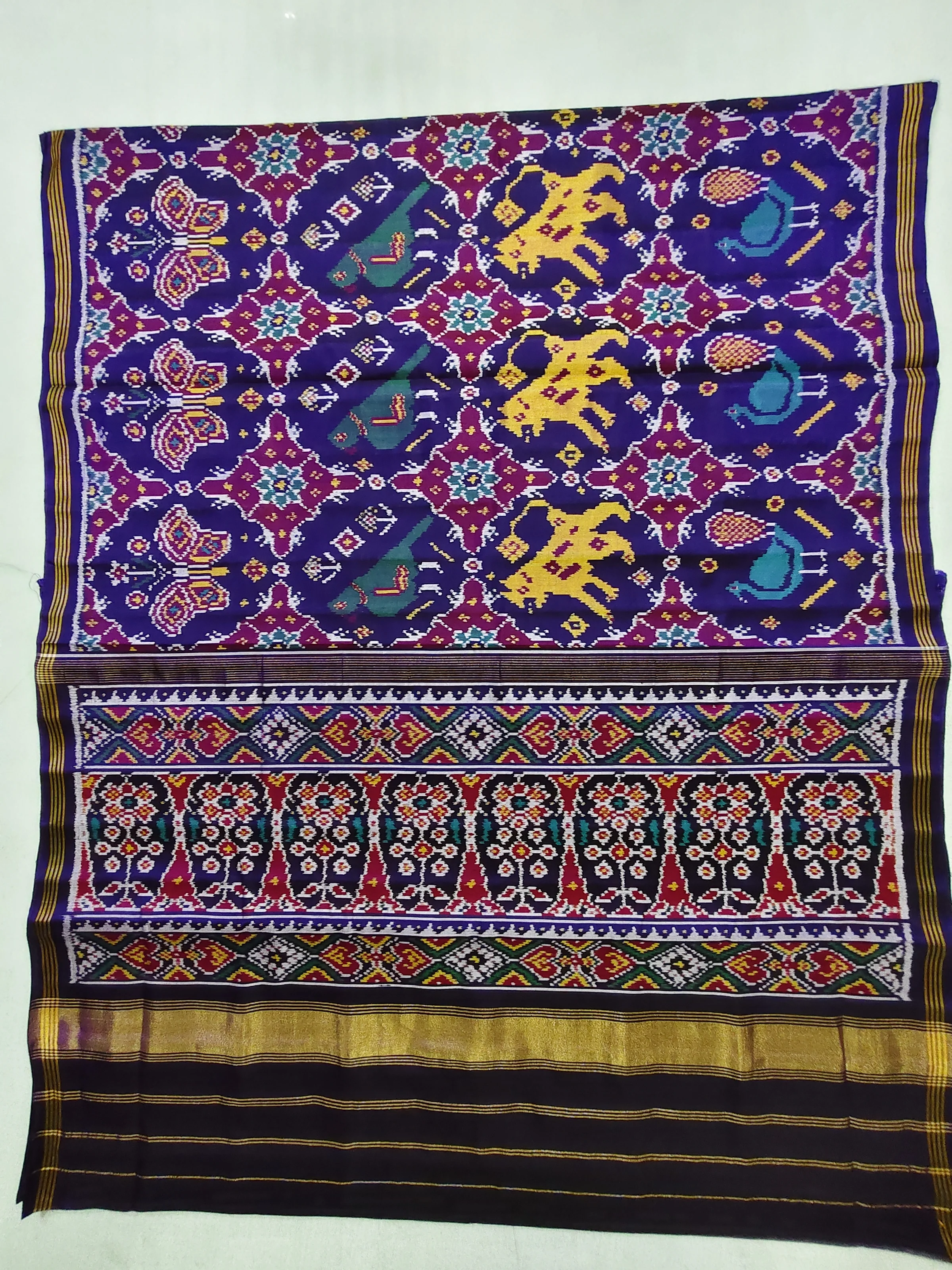 Jamli Big Animal Motifs Single Ikat Patola Saree