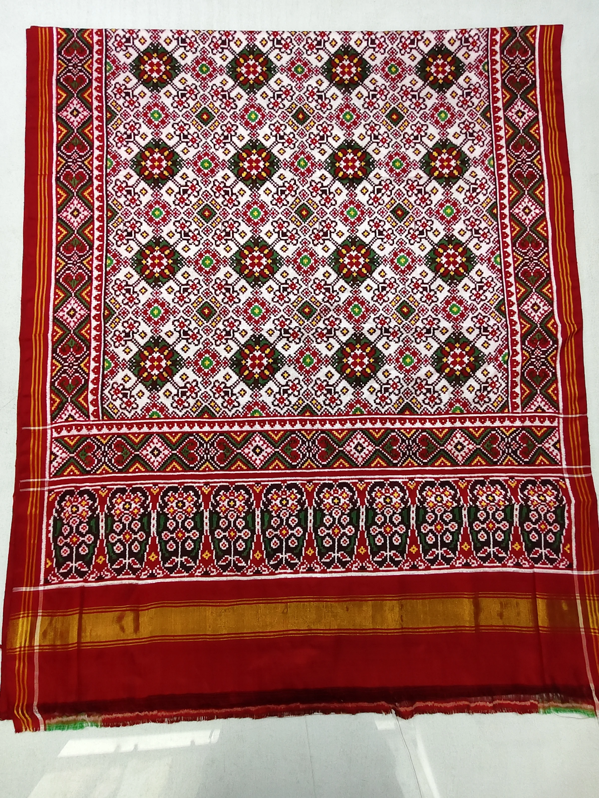 Red White Selari Border Navratan Motifs with Tulsi Pallu Double Ikat Patola Saree (8 Ply Silk)