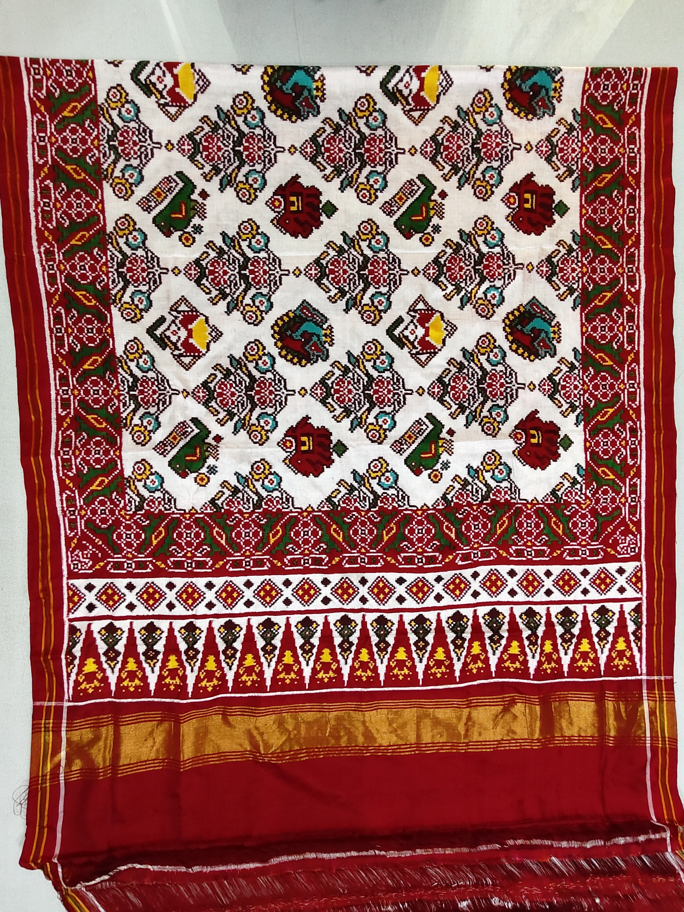 Red Triful Border Animal Motifs with Jad Traditional Temple Pallu Double Ikat Patola Saree