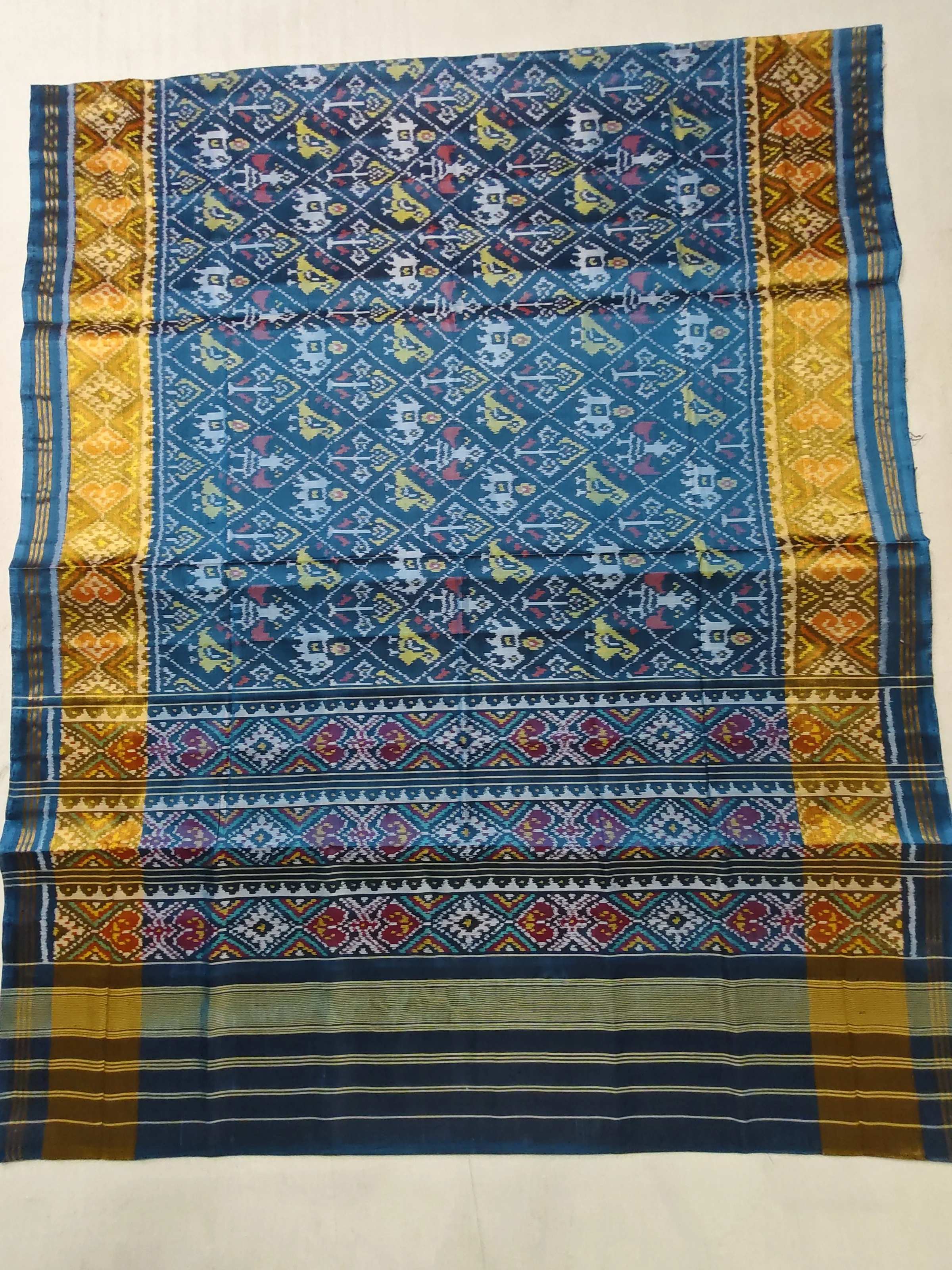 Morpich Selari Border Nanu Narikunj Motifs Single Ikat Patola Saree with Blouse Piece (6 Ply Silk)