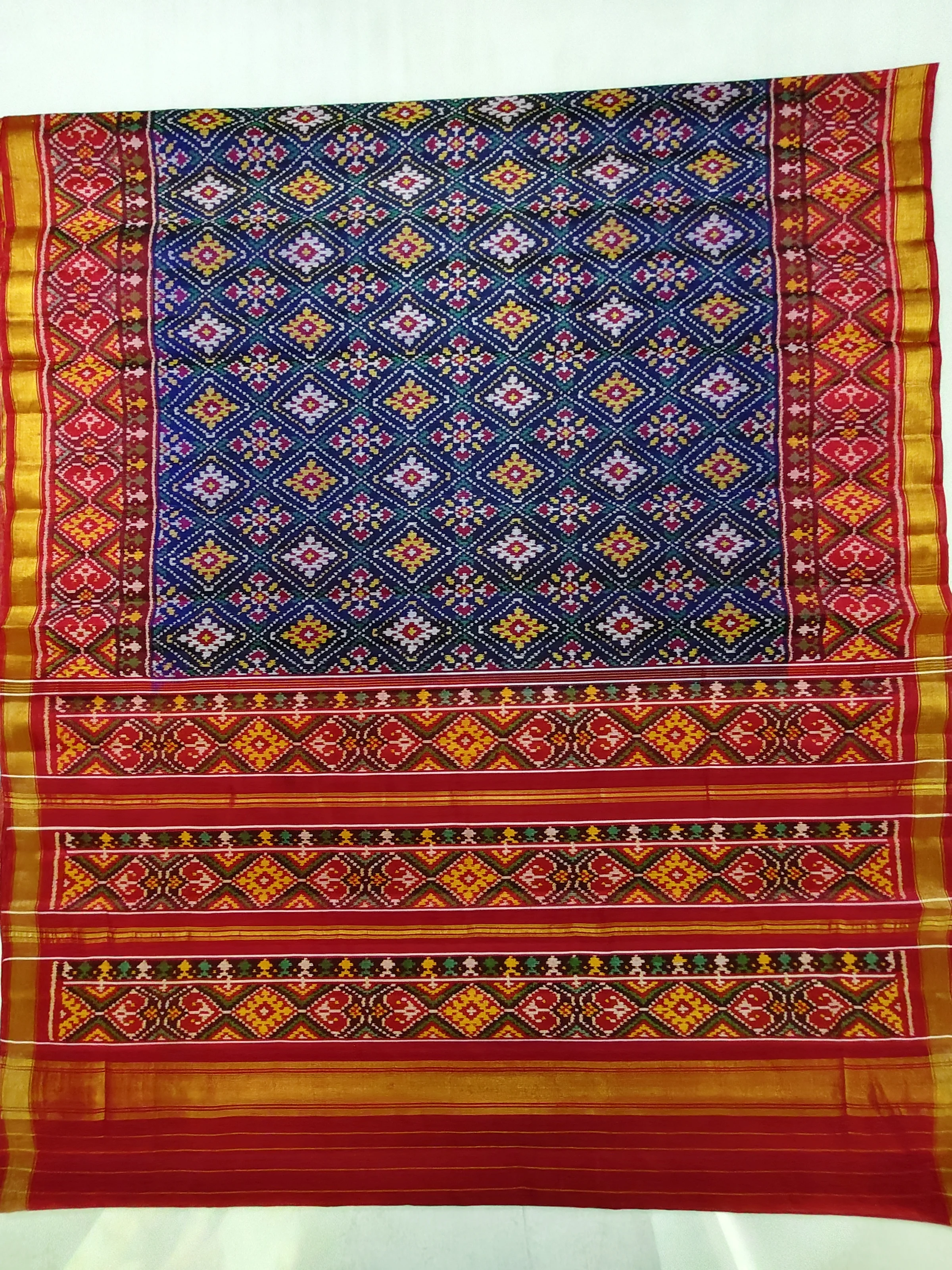 Red Selari Border Blue Chandabhat Motifs Single Ikat Patola