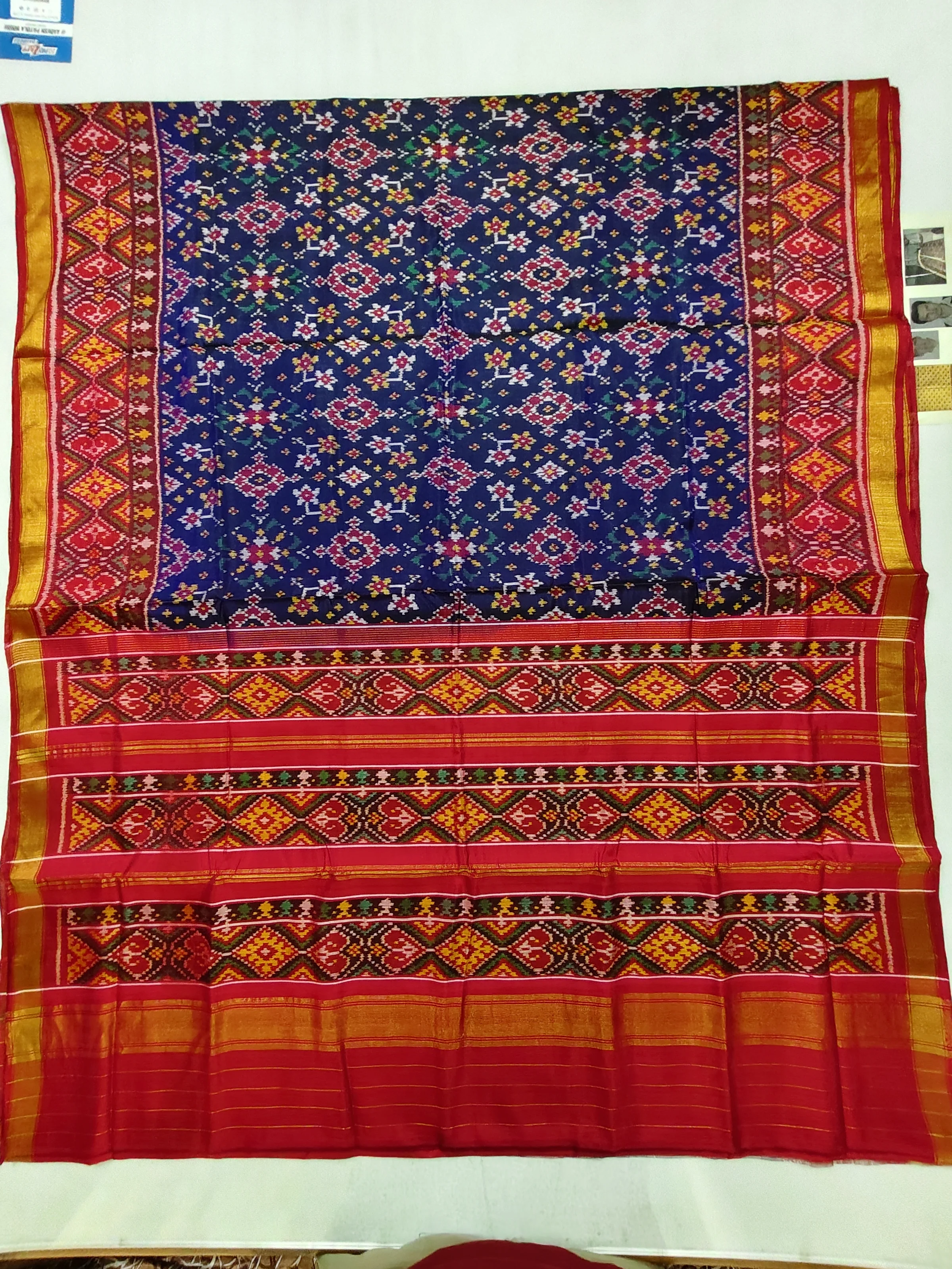 Red Selari Border Dark Blue Navratan Motifs Single Ikat Patola Saree 6 Ply Silk