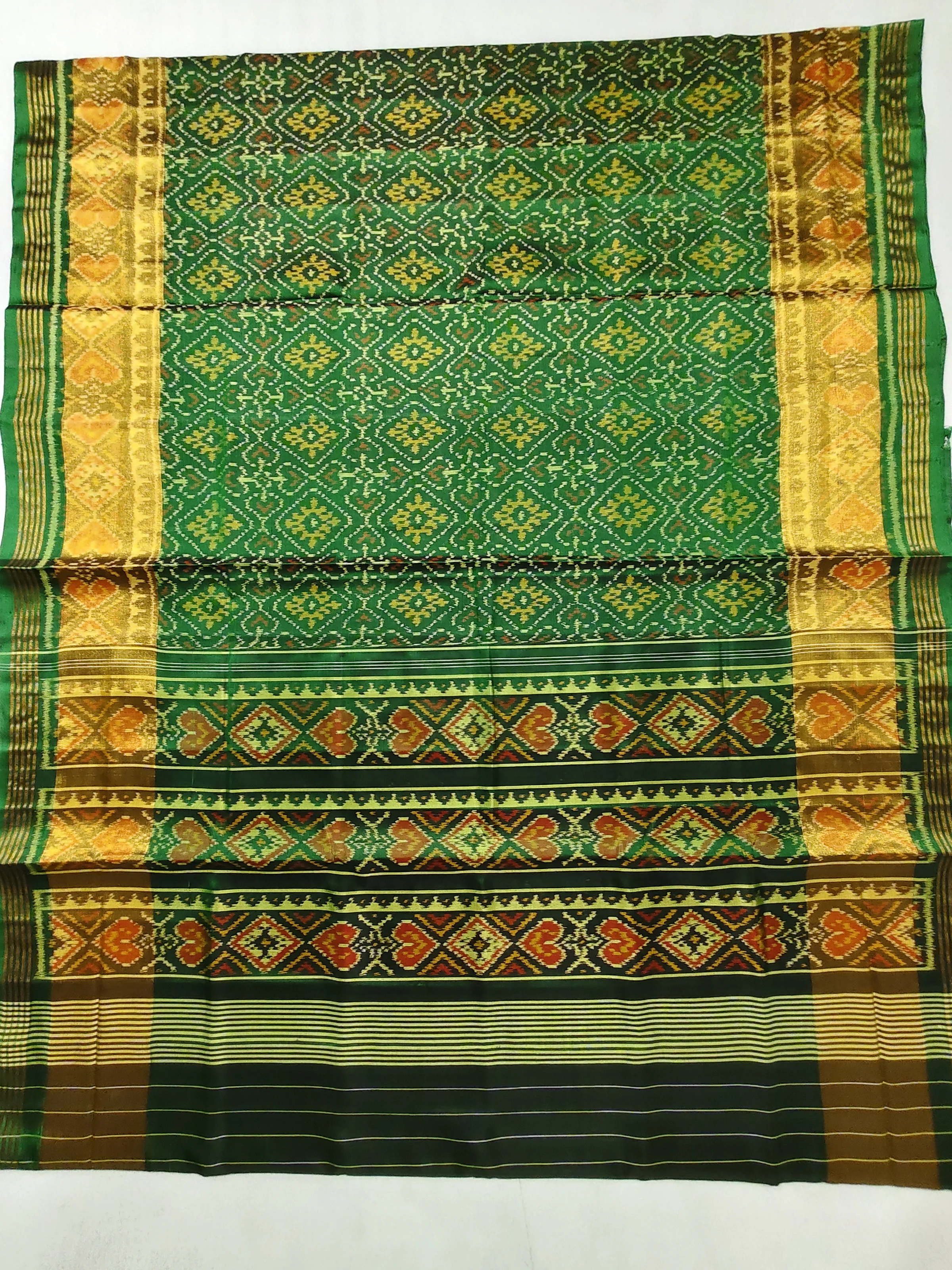 Green Selari Border Chandabhat Motifs Single Ikat Patola Saree with Blouse Piece (6 Ply Silk)