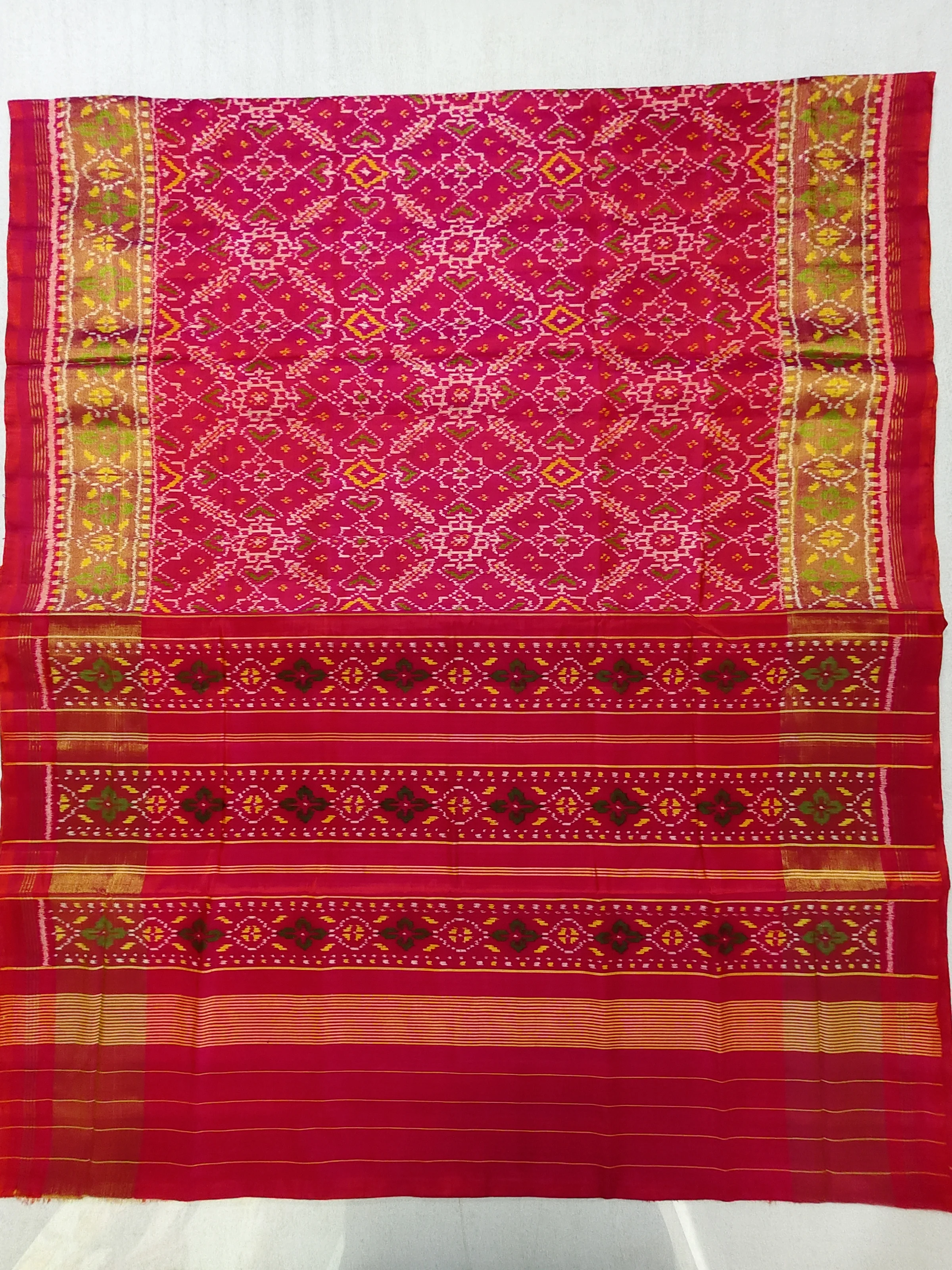 Peach Fancy Border Manekchowk Motifs Single Ikat Patola Saree with Blouse Piece (6 Ply Silk)