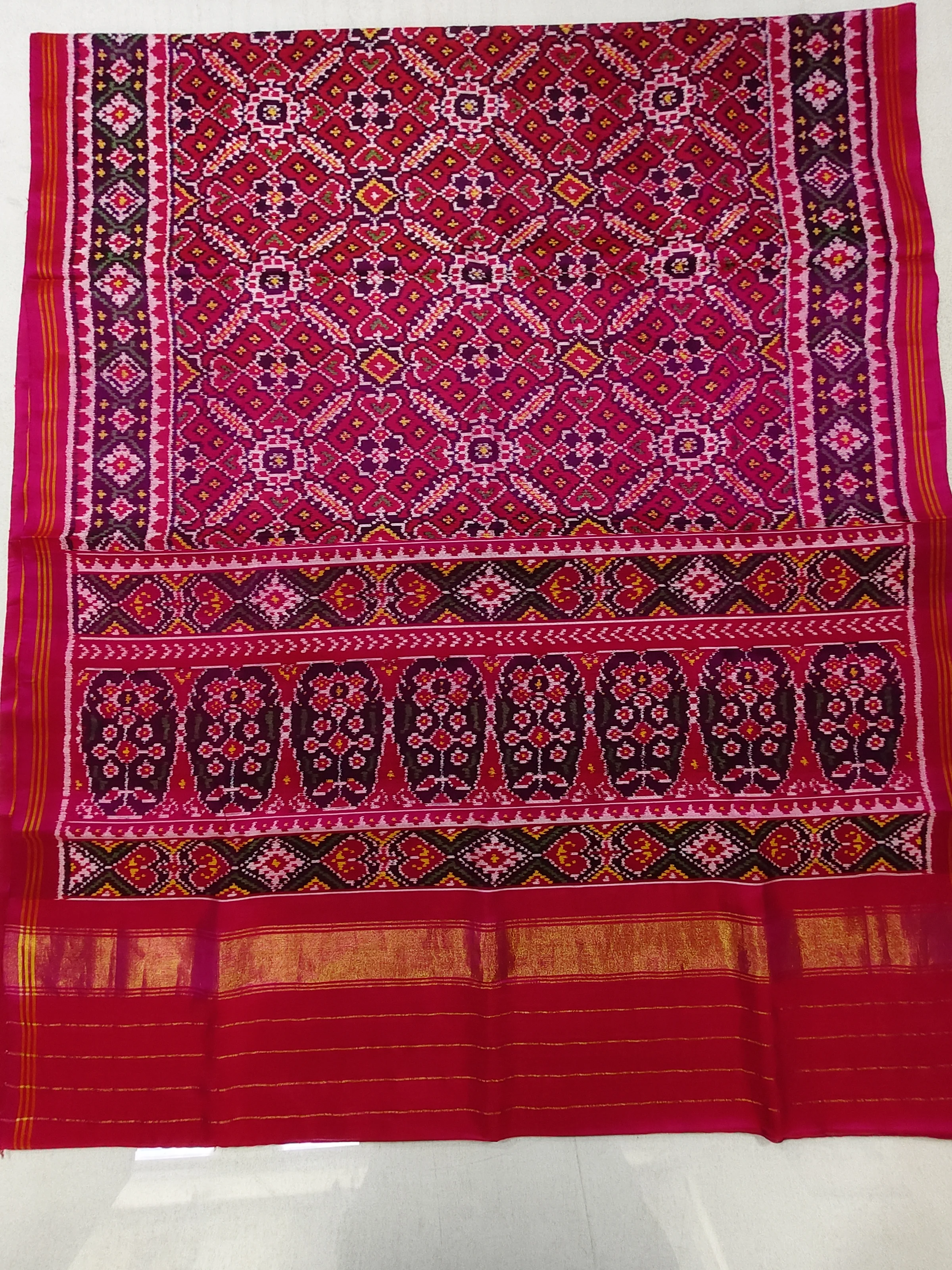 Pink Ratanchowk Border Manekchowk Motifs Single Ikat Patola Saree with Blouse Piece (8 Ply Silk)