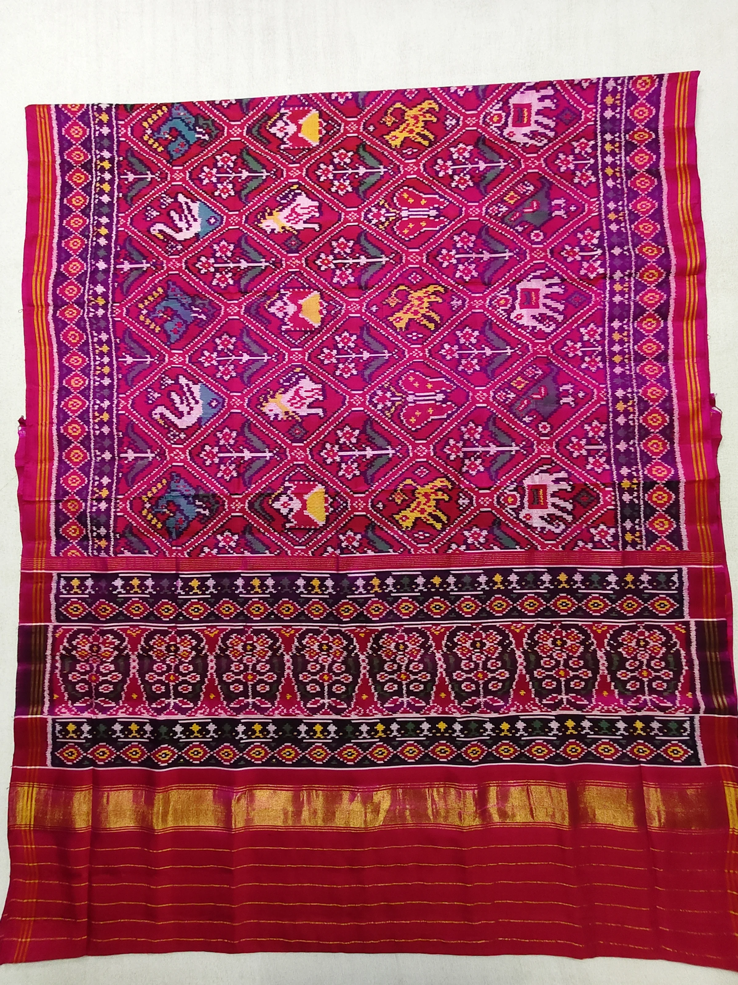 Pinkish Red Jansi Border Motu Narikunj Motifs Single Ikat Patola Saree with Blouse Piece (8 Ply Silk)