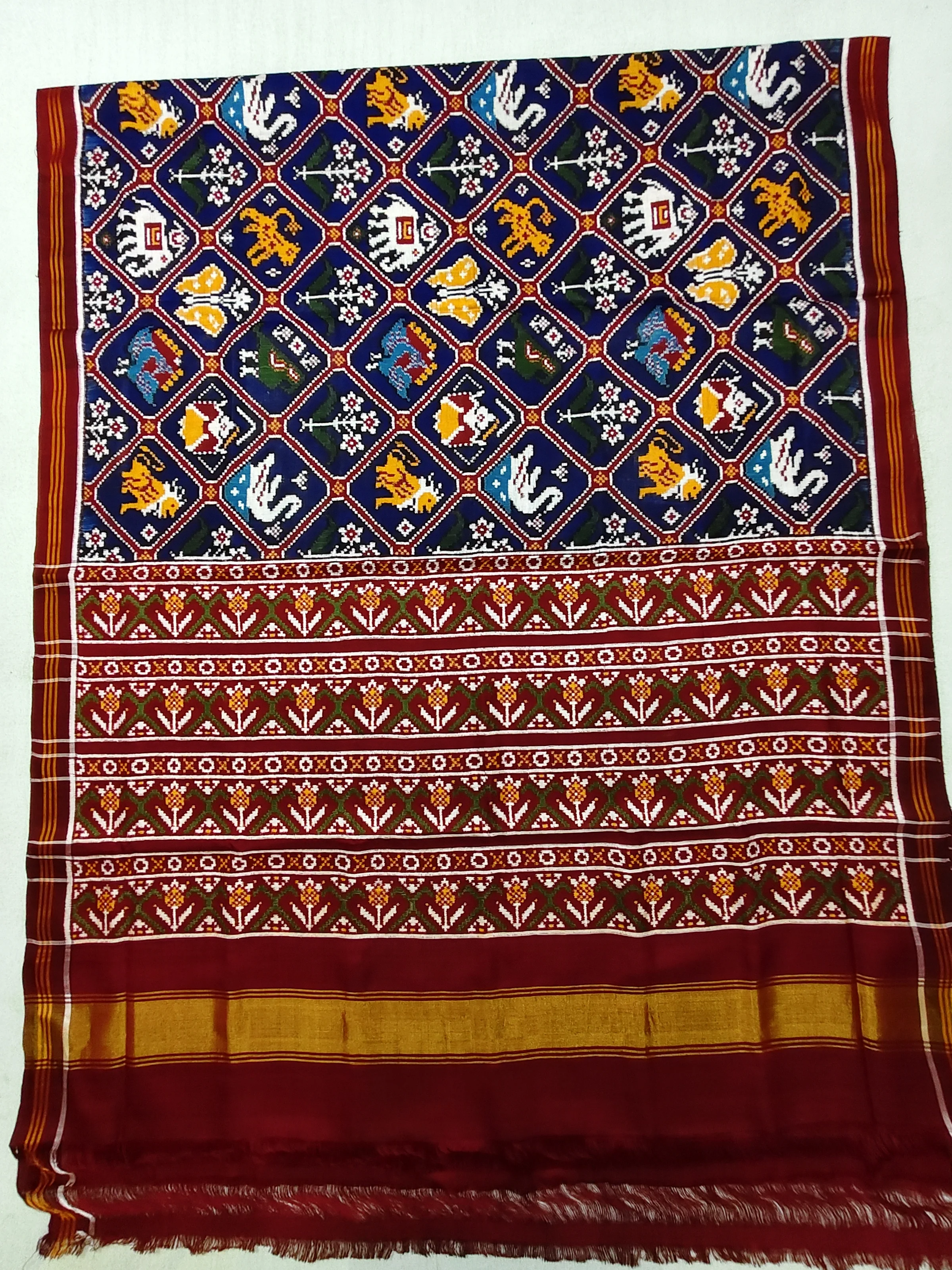 Red Blue Motu Narikunj Motifs with Jad Pallu Double Ikat Patola Saree