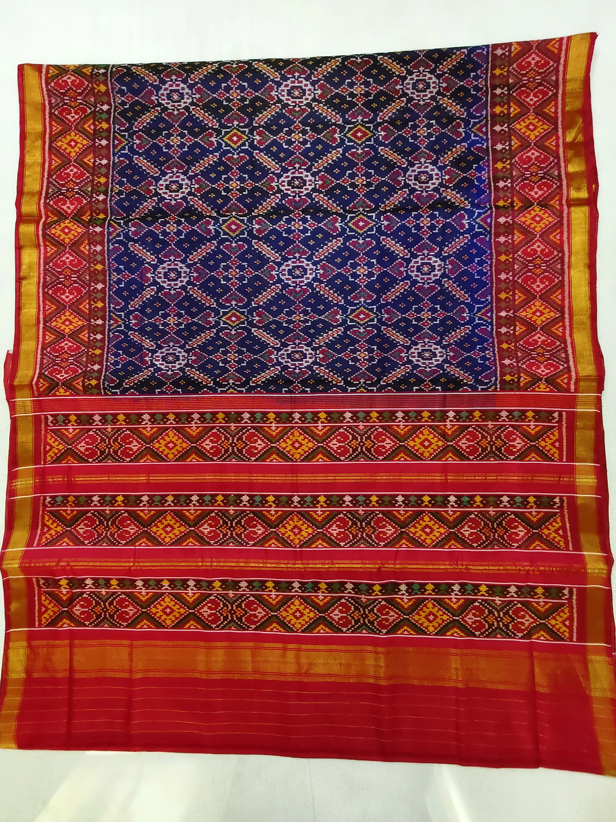 Red Selari Border Blue Manekchowk Motifs Single Ikat Patola