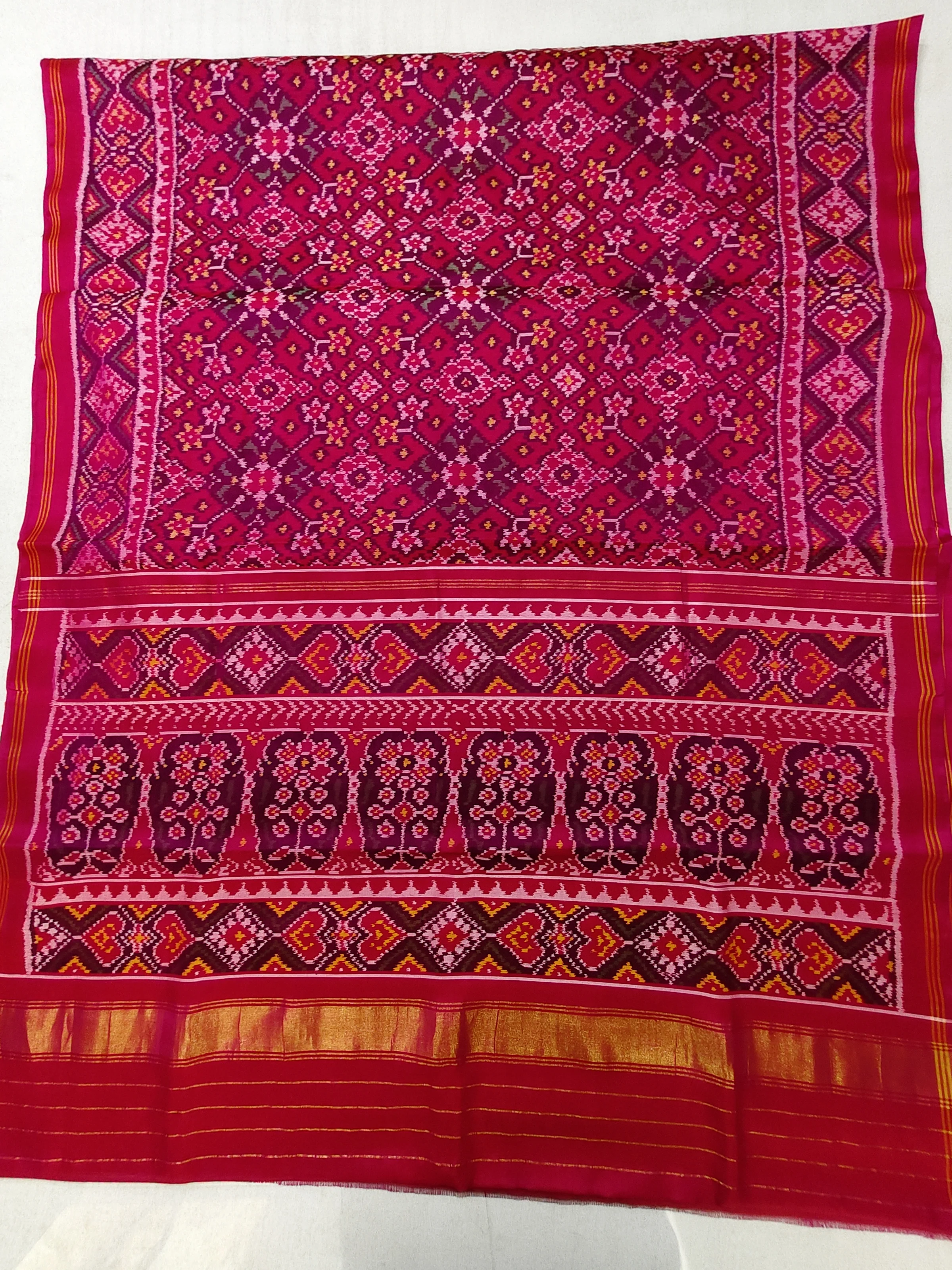 Pink Selari Border Navratan Motifs Tulsi Pallu Single Ikat Patola Saree with Blouse Piece (8 Ply Silk)