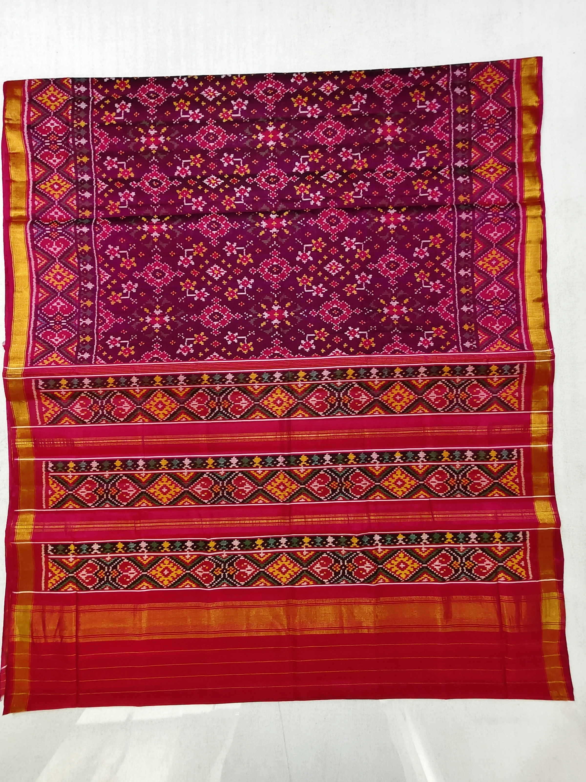 Pink Selari Border Wine Colour Navratan Motifs Single Ikat Patola Saree
