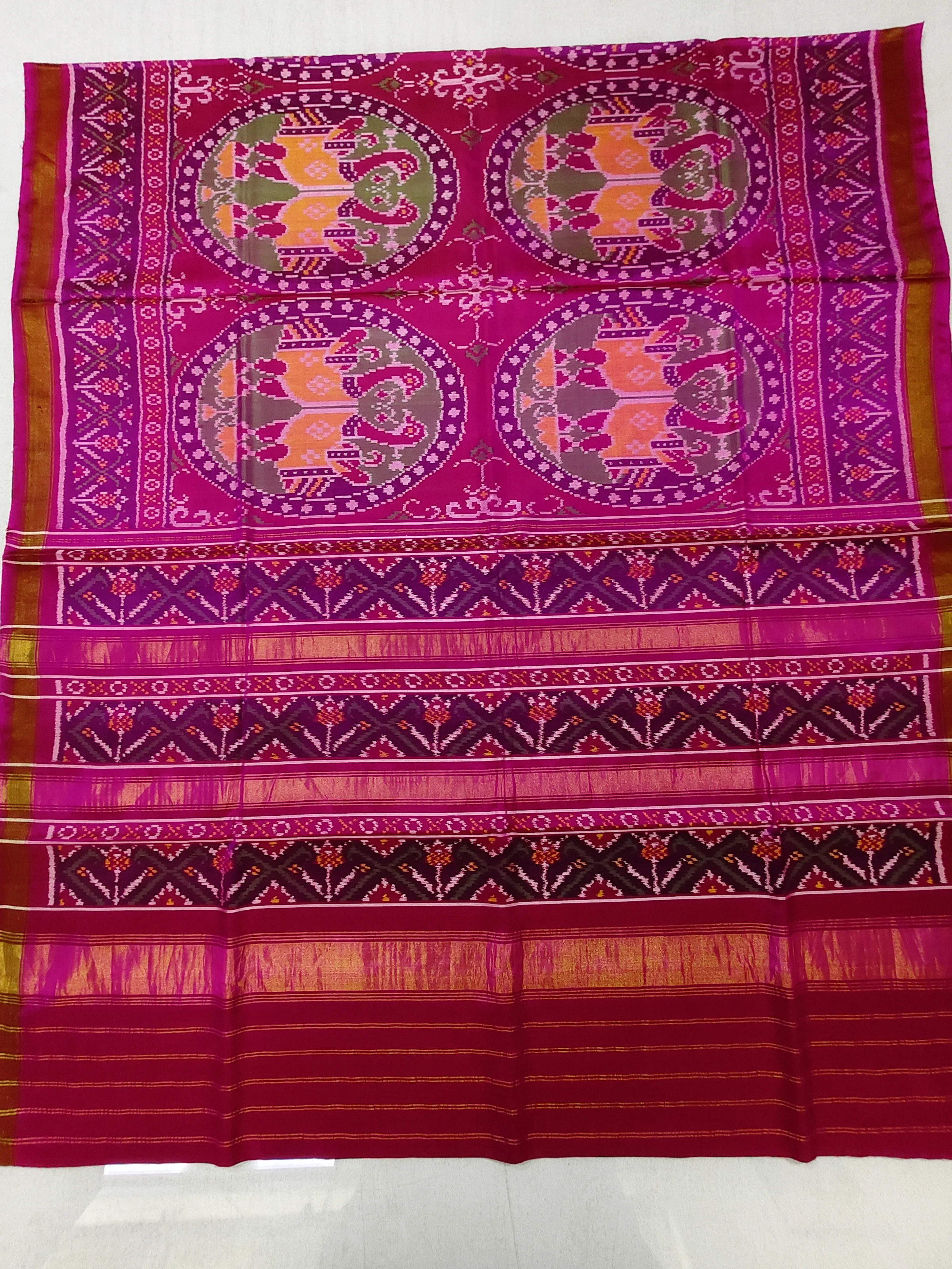 Pink Jad Border Peacock Motifs Single Ikat Patola Saree with Blouse Piece (8 Ply Silk)