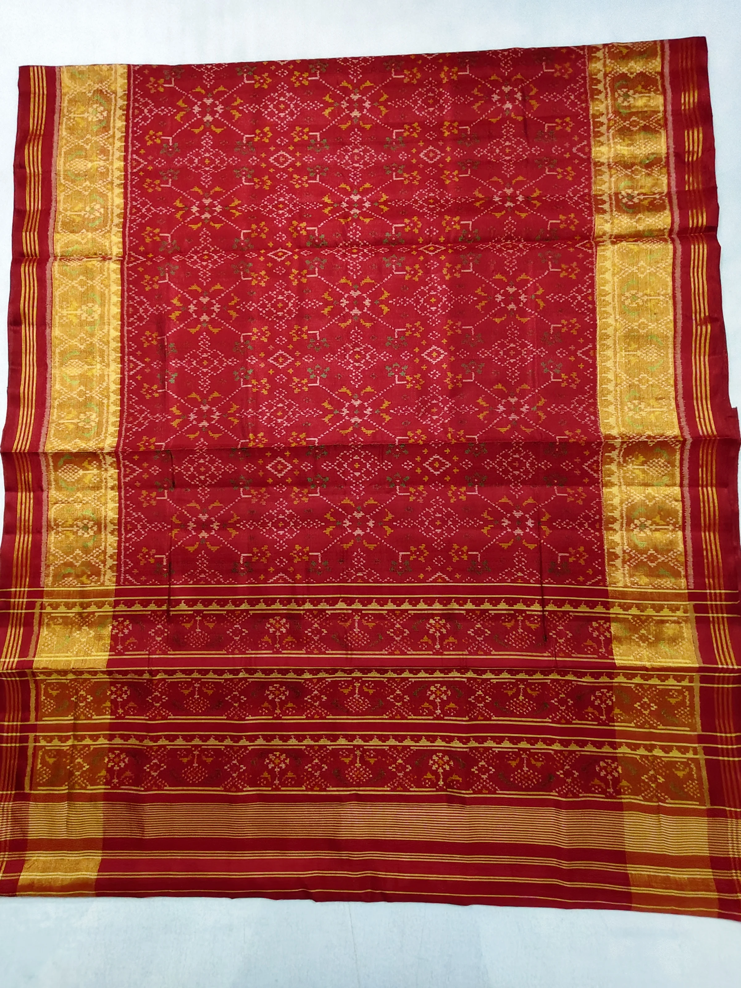 Red Ghughra Border Navratan Motifs Single Ikat Patola Saree with Blouse Piece (6 Ply Silk)