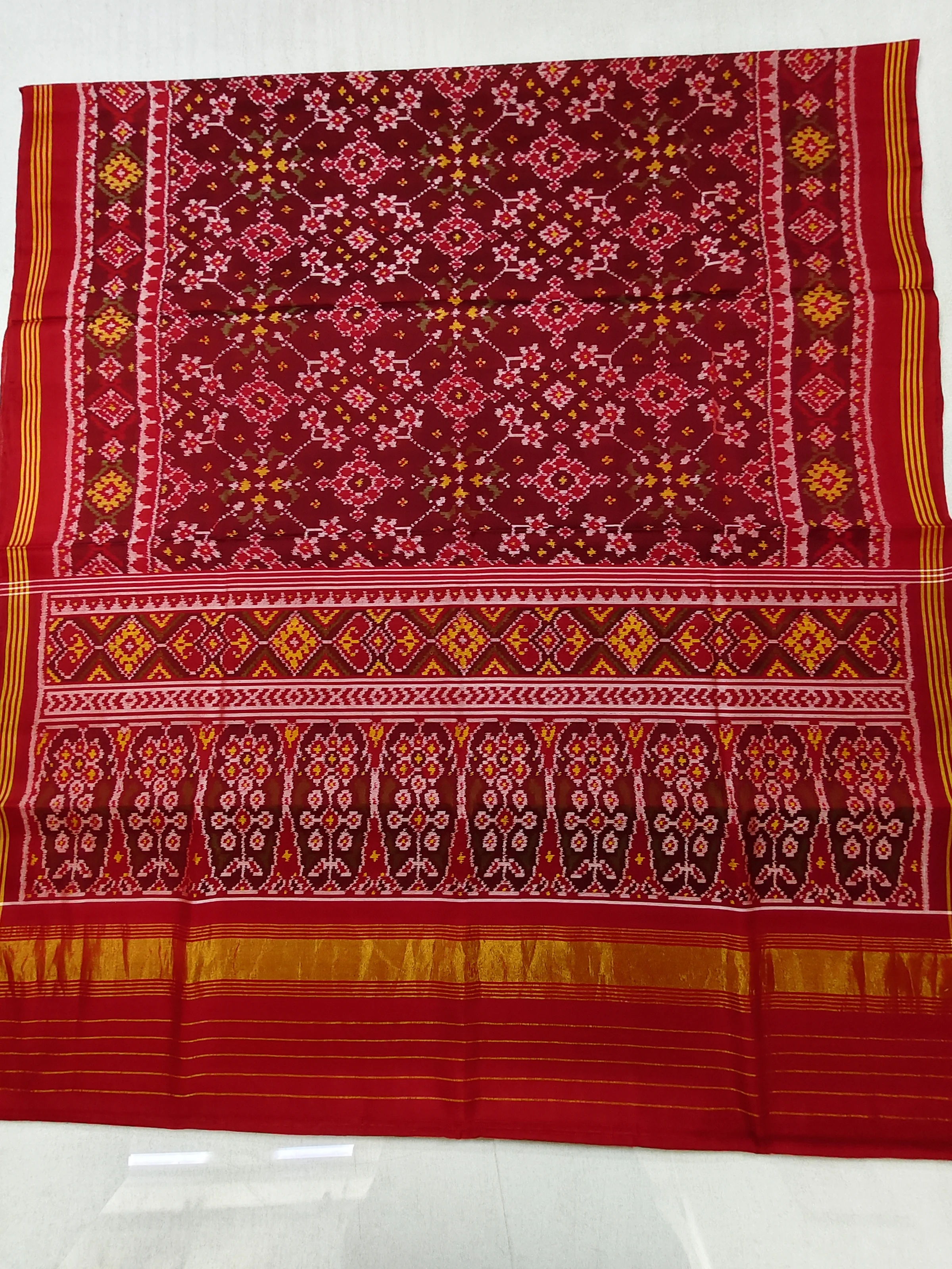 Coffee Navratan Motifs Red Selari Border Single Ikat Patola Saree with Blouse Piece (8 Ply Silk)