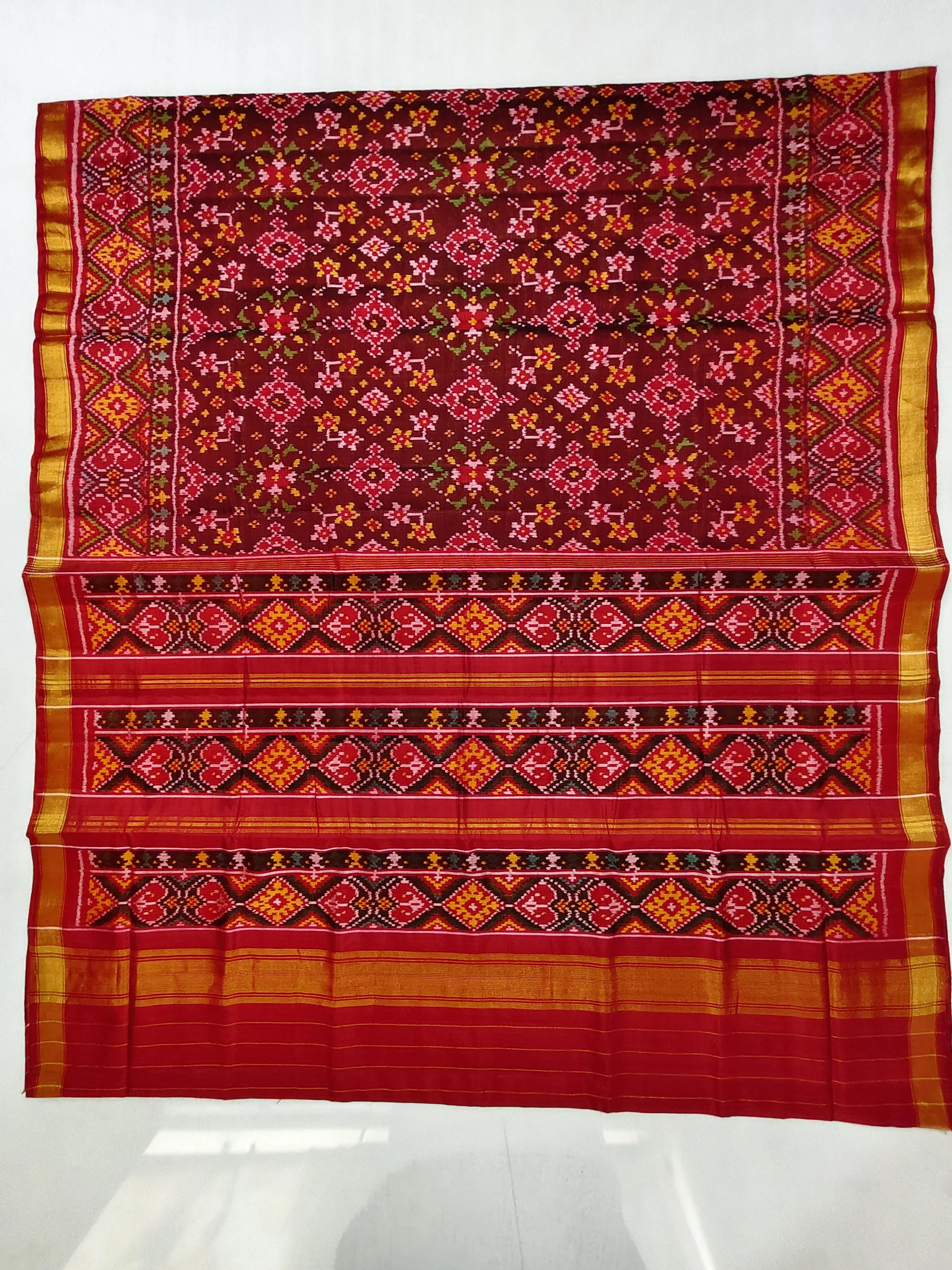 Red Brown Selari Border Navratan Motifs Single Ikat Patola Saree with Blouse Piece (6 Ply Silk)